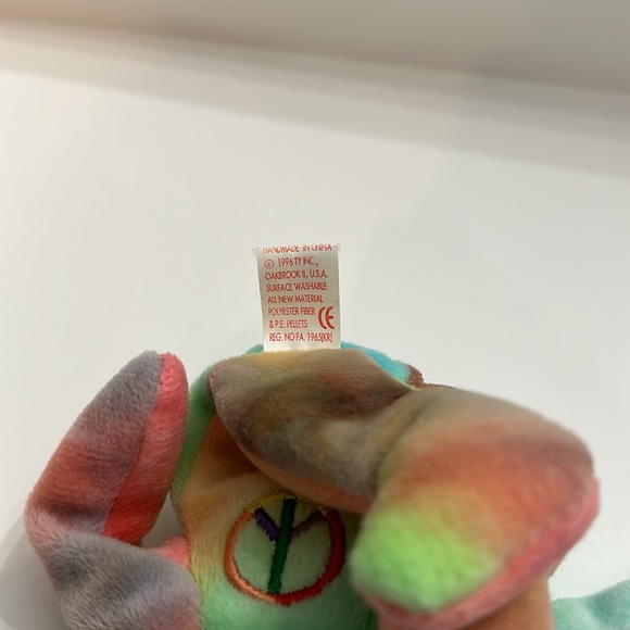 Rare 1996 Original Ty Peace Bear - Retired With Errors and Different Color Ears - Picture 7 of 9